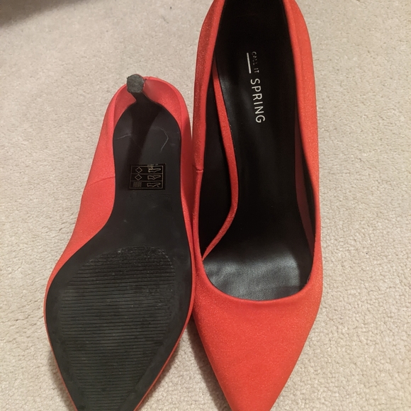 BNWT Red Heels/ Pumps - Picture 2 of 3